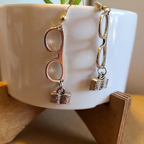 Handmade‎ Eyeglass & Book Dangle Drop Earrings Silver Tone Ladies NWOT School - Picture 8 of 10